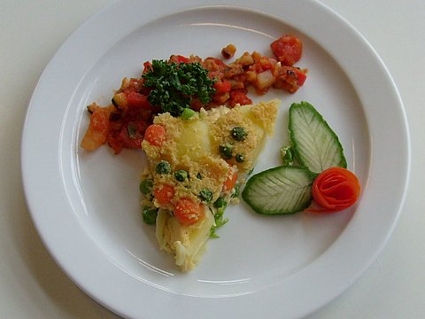 Schulverpflegung in Göttingen: Kartoffeltortilla mit Frühlingsgemüse